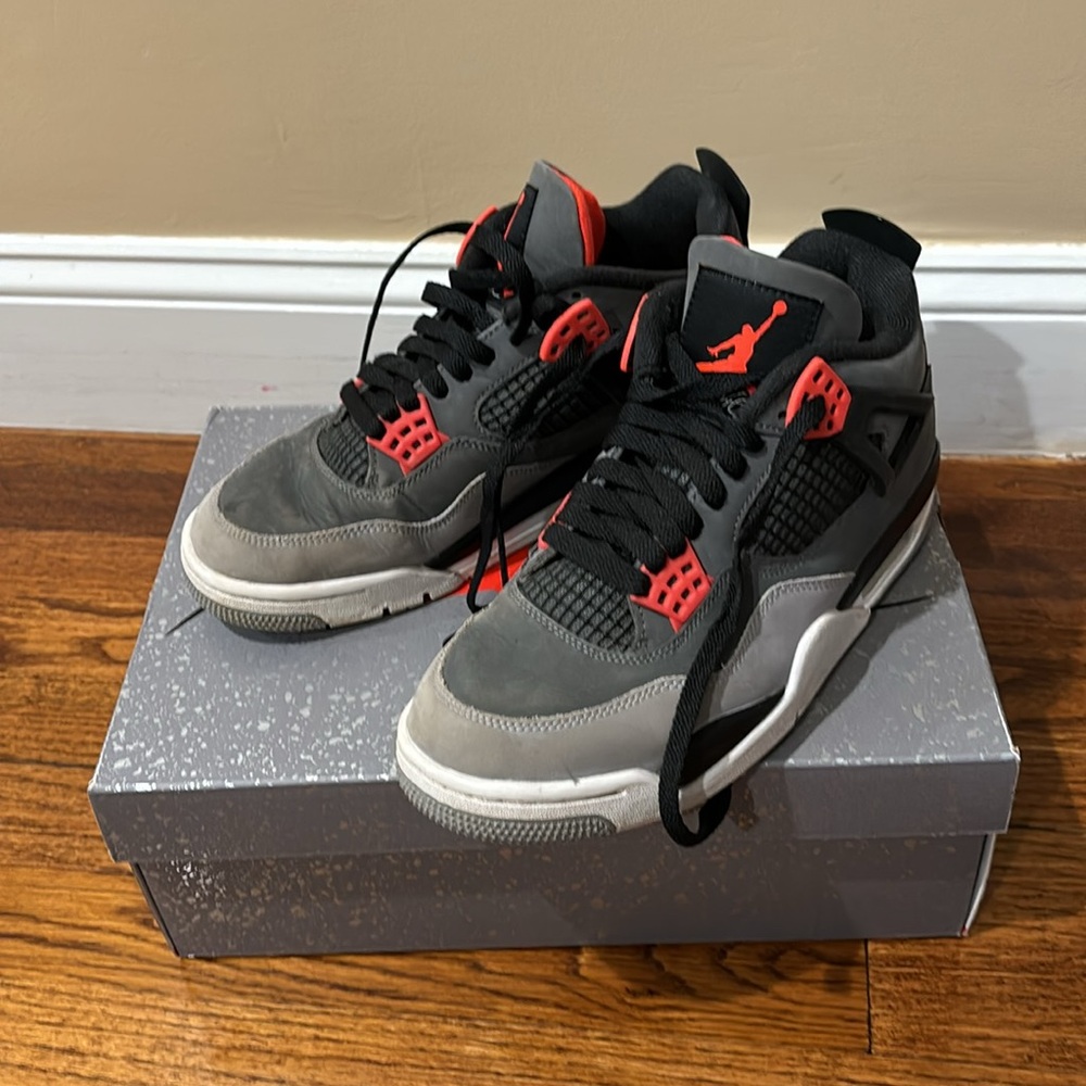 Men’s Air Jordan Retro 4